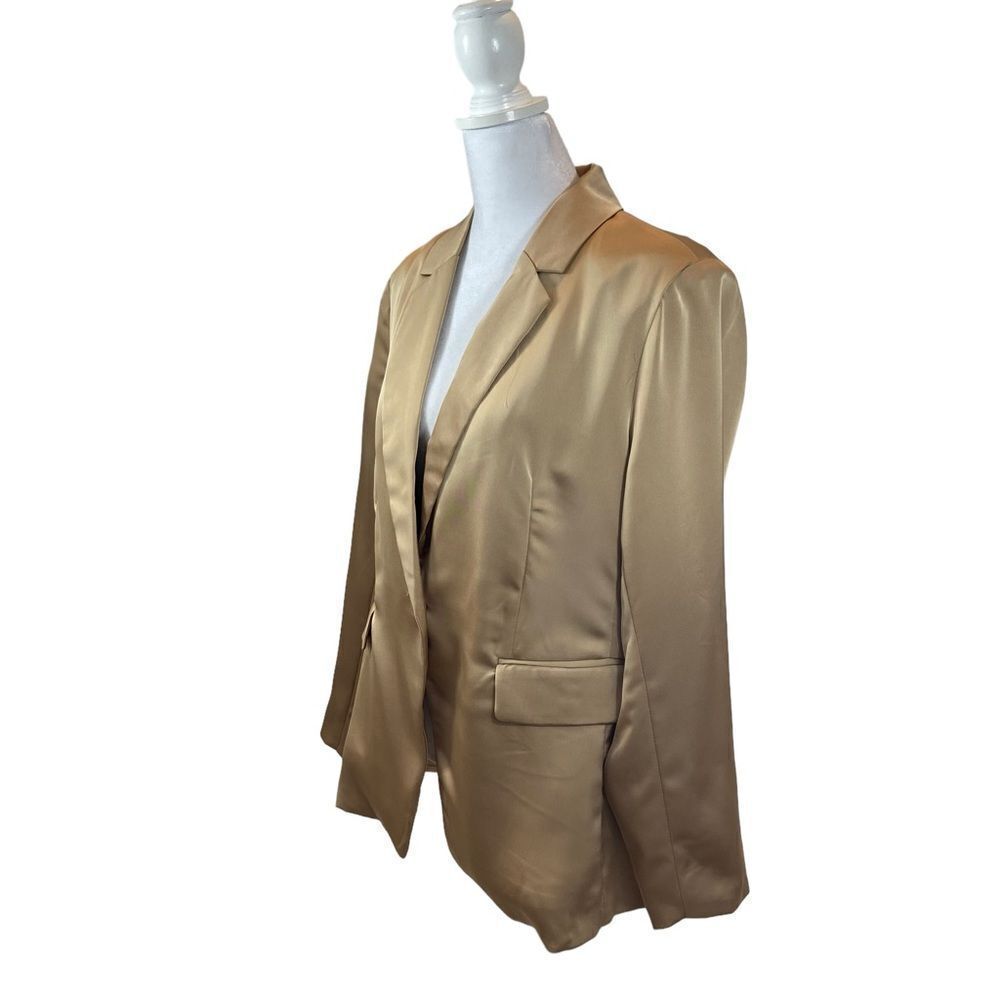 New without Tags Hazel Brand Tan Satin Button‎ Front Blazer Size Large